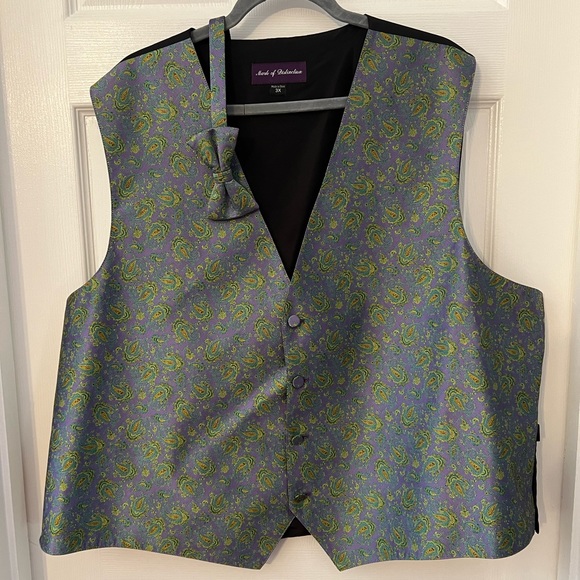 Mark of Distinction Mardi Gras Storm Vest and Bow Tie - Picture 2 of 5